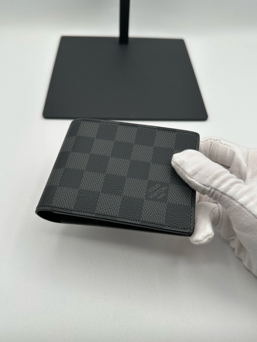 Louis Vuitton Damier Bi Fold Wallet - Picture 3 of 14